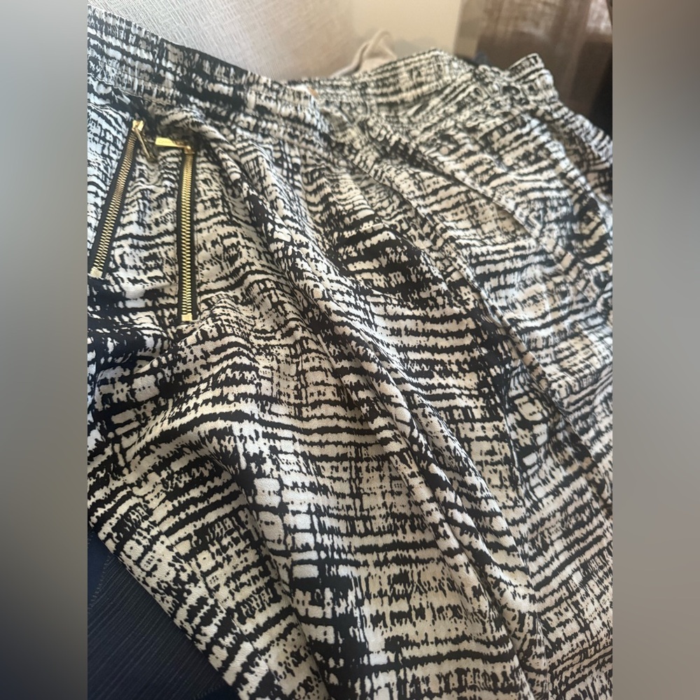 Calvin Klein Black and Cream lightweight pull on pants